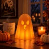 Світильник «Привид» в інтер’єрі Декоративний світильник «Привид» у Halloween-інтер’єрі з підсвічуванням